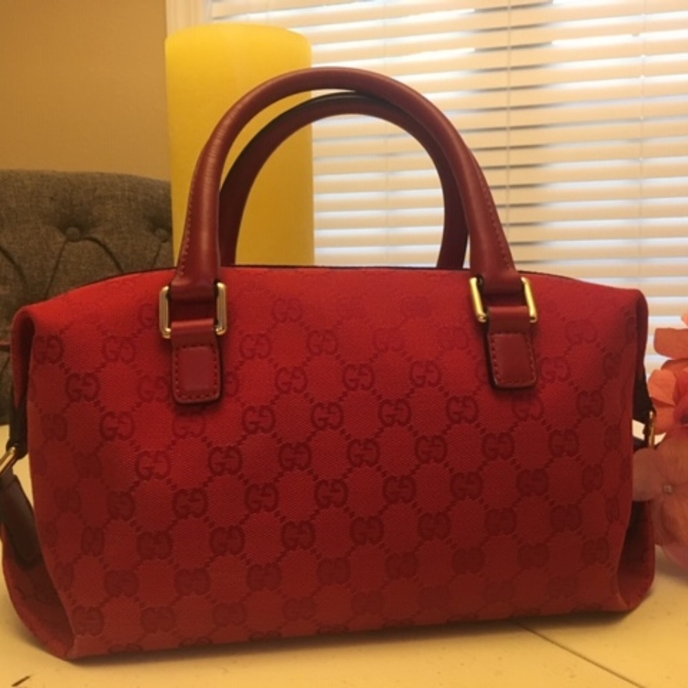 Authentic Red Gucci "Doctor" bag.